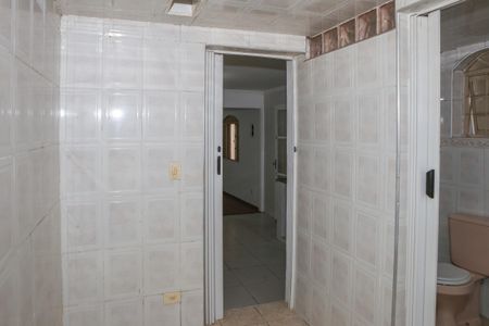 Casa à venda com 250m², 2 quartos e 2 vagas Casa à venda com 250m², 2 quartos e 2 vagasÁrea de Serviço