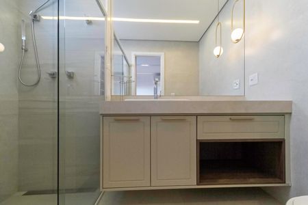 Apartamento à venda com 245m², 4 quartos e 4 vagasBanheiro da Suíte 2