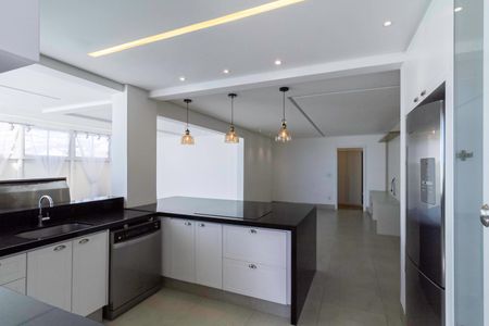 Apartamento à venda com 245m², 4 quartos e 4 vagasCozinha