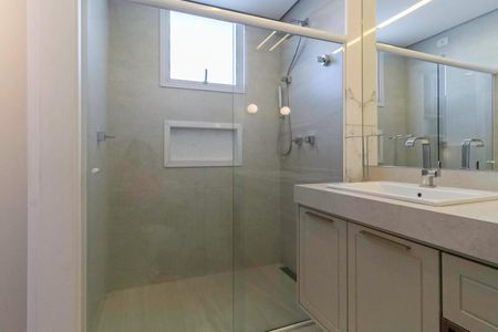Apartamento à venda com 245m², 4 quartos e 4 vagasBanheiro da Suíte 2
