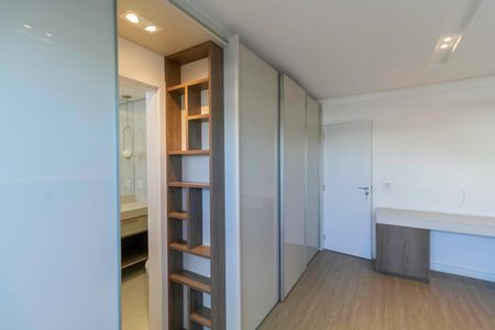 Apartamento à venda com 245m², 4 quartos e 4 vagasSuíte 2