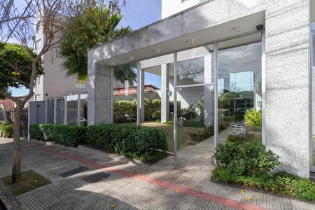 Apartamento à venda com 245m², 4 quartos e 4 vagasFachada