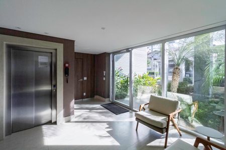 Apartamento à venda com 245m², 4 quartos e 4 vagasHall social