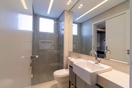 Apartamento à venda com 245m², 4 quartos e 4 vagasBanheiro Social