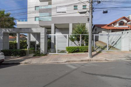 Apartamento à venda com 245m², 4 quartos e 4 vagasFachada