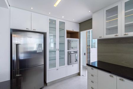 Apartamento à venda com 245m², 4 quartos e 4 vagasCozinha