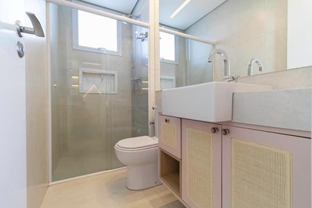 Apartamento à venda com 245m², 4 quartos e 4 vagasBanheiro da Suíte 1