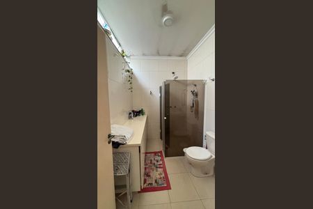 Casa à venda com 263m², 4 quartos e 4 vagas Casa à venda com 263m², 4 quartos e 4 vagasBanheiro