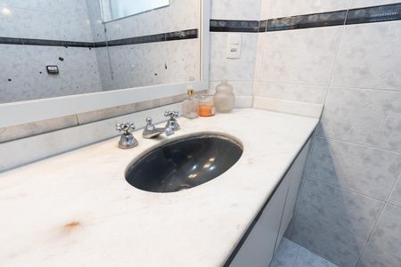 Casa à venda com 160m², 3 quartos e 3 vagas Casa à venda com 160m², 3 quartos e 3 vagasBanheiro 1