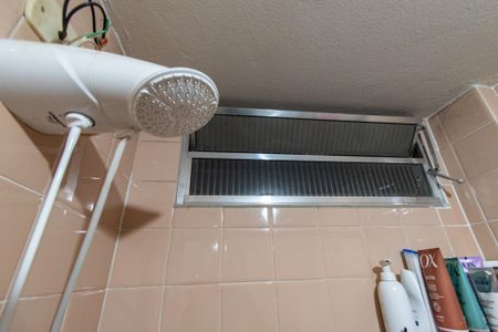 Apartamento à venda com 45m², 2 quartos e 1 vaga Apartamento à venda com 45m², 2 quartos e 1 vagaBanheiro