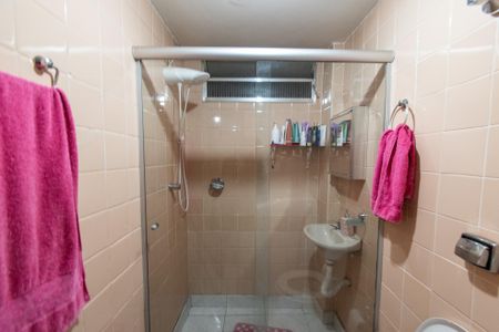 Apartamento à venda com 45m², 2 quartos e 1 vaga Apartamento à venda com 45m², 2 quartos e 1 vagaBanheiro