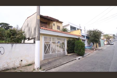Casa à venda com 245m², 4 quartos e 6 vagasFachada