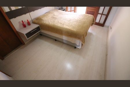 Casa à venda com 245m², 4 quartos e 6 vagasSuíte