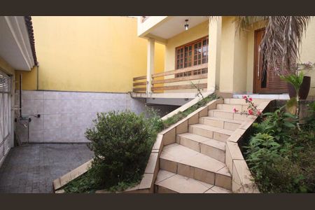 Casa à venda com 245m², 4 quartos e 6 vagasEntrada