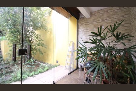 Casa à venda com 245m², 4 quartos e 6 vagasQuintal