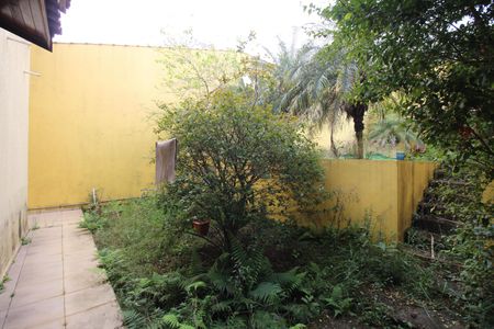 Casa à venda com 245m², 4 quartos e 6 vagasQuintal