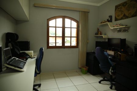 Casa para alugar com 200m², 3 quartos e 2 vagasQuarto 