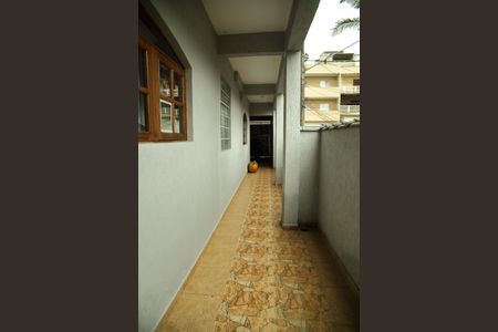 Casa para alugar com 200m², 3 quartos e 2 vagasQuintal Lateral