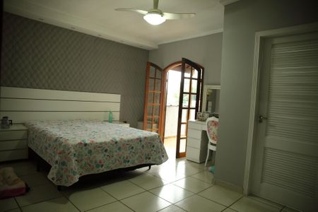 Casa para alugar com 200m², 3 quartos e 2 vagasSuíte 2