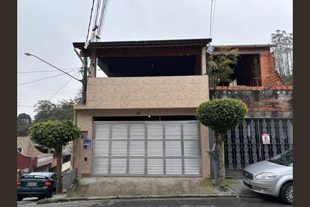 Casa para alugar com 200m², 3 quartos e 2 vagasFachada