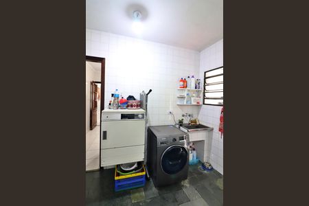 Casa à venda com 165m², 3 quartos e 2 vagasÁrea de Serviço