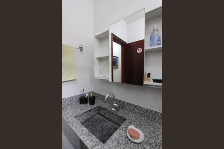 Casa à venda com 165m², 3 quartos e 2 vagasBanheiro Social