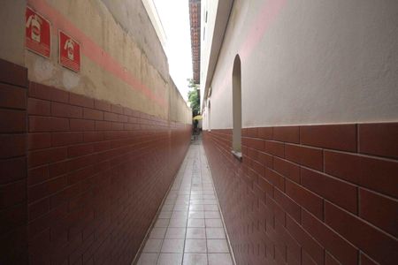 Casa para alugar com 100m², 2 quartos e 1 vaga Casa para alugar com 100m², 2 quartos e 1 vagaCorredor lateral