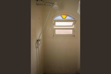 Casa para alugar com 100m², 2 quartos e 1 vaga Casa para alugar com 100m², 2 quartos e 1 vagaBanheiro