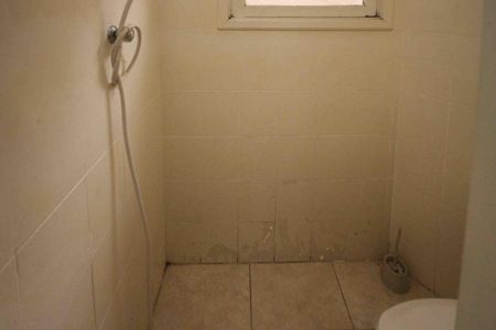 Casa para alugar com 100m², 2 quartos e 1 vaga Casa para alugar com 100m², 2 quartos e 1 vagaBanheiro