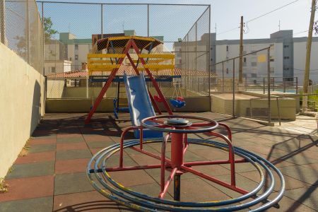 Apartamento à venda com 57m², 2 quartos e 1 vaga Apartamento à venda com 57m², 2 quartos e 1 vagaÁrea comum - Playground