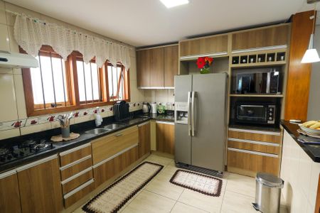 Casa à venda com 169m², 3 quartos e 3 vagas Casa à venda com 169m², 3 quartos e 3 vagasCozinha