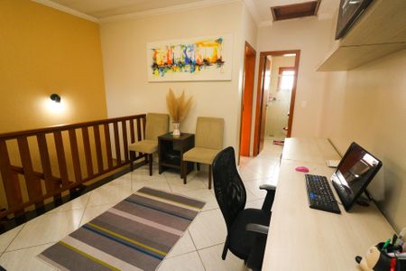 Casa à venda com 169m², 3 quartos e 3 vagas Casa à venda com 169m², 3 quartos e 3 vagasEscritório