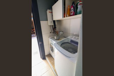 Casa à venda com 169m², 3 quartos e 3 vagas Casa à venda com 169m², 3 quartos e 3 vagasÁrea de Serviço
