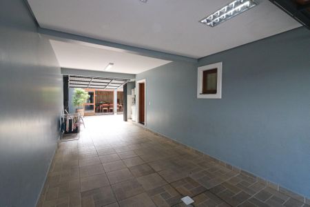 Casa à venda com 169m², 3 quartos e 3 vagas Casa à venda com 169m², 3 quartos e 3 vagasGaragem