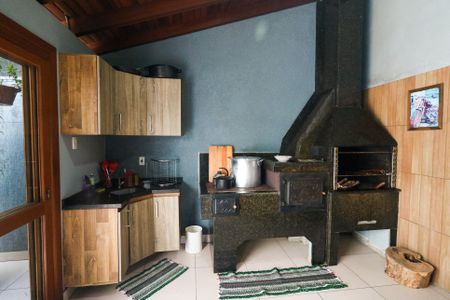 Casa à venda com 169m², 3 quartos e 3 vagas Casa à venda com 169m², 3 quartos e 3 vagasVaranda