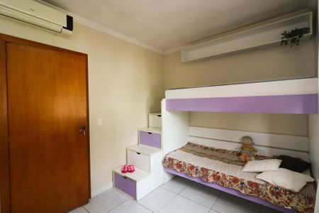 Casa à venda com 169m², 3 quartos e 3 vagas Casa à venda com 169m², 3 quartos e 3 vagasQuarto 2