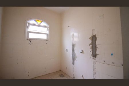 Casa para alugar com 3 quartos, 140m² em Vila Antonieta, São Paulo