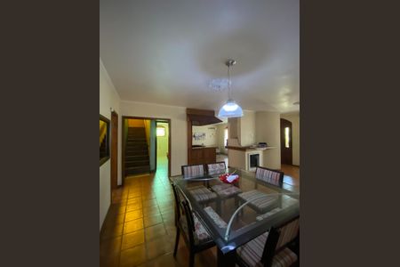 Casa à venda com 300m², 4 quartos e 5 vagas