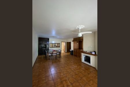 Casa à venda com 300m², 4 quartos e 5 vagas