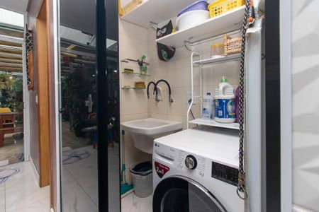 Casa à venda com 131m², 3 quartos e 2 vagas Casa à venda com 131m², 3 quartos e 2 vagasÁrea de Serviço