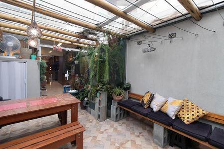 Casa à venda com 131m², 3 quartos e 2 vagas Casa à venda com 131m², 3 quartos e 2 vagasQuintal