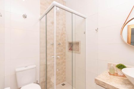 Casa à venda com 131m², 3 quartos e 2 vagas Casa à venda com 131m², 3 quartos e 2 vagasBanheiro da Suíte 2