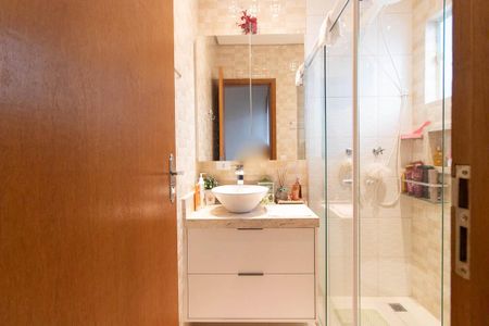 Casa à venda com 131m², 3 quartos e 2 vagas Casa à venda com 131m², 3 quartos e 2 vagasBanheiro da Suíte 1