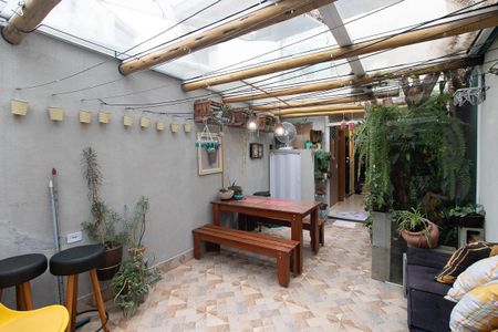 Casa à venda com 131m², 3 quartos e 2 vagas Casa à venda com 131m², 3 quartos e 2 vagasQuintal