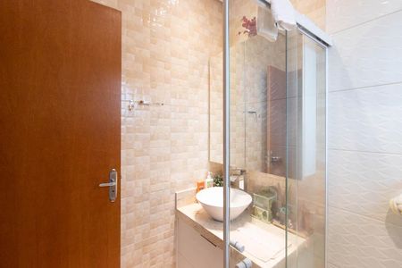 Casa à venda com 131m², 3 quartos e 2 vagas Casa à venda com 131m², 3 quartos e 2 vagasBanheiro da Suíte 1