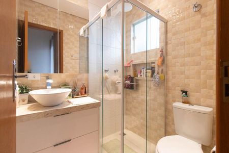 Casa à venda com 131m², 3 quartos e 2 vagas Casa à venda com 131m², 3 quartos e 2 vagasBanheiro da Suíte 1