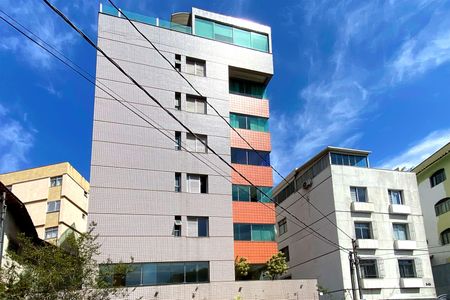 Apartamento à venda com 114m², 4 quartos e 2 vagas Apartamento à venda com 114m², 4 quartos e 2 vagasFachada