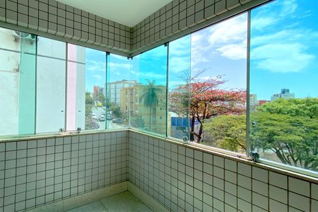 Apartamento à venda com 114m², 4 quartos e 2 vagas Apartamento à venda com 114m², 4 quartos e 2 vagasVaranda da Sala