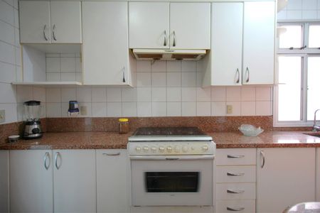 Apartamento à venda com 114m², 4 quartos e 2 vagasCozinha