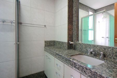 Apartamento à venda com 114m², 4 quartos e 2 vagasBanheiro Social